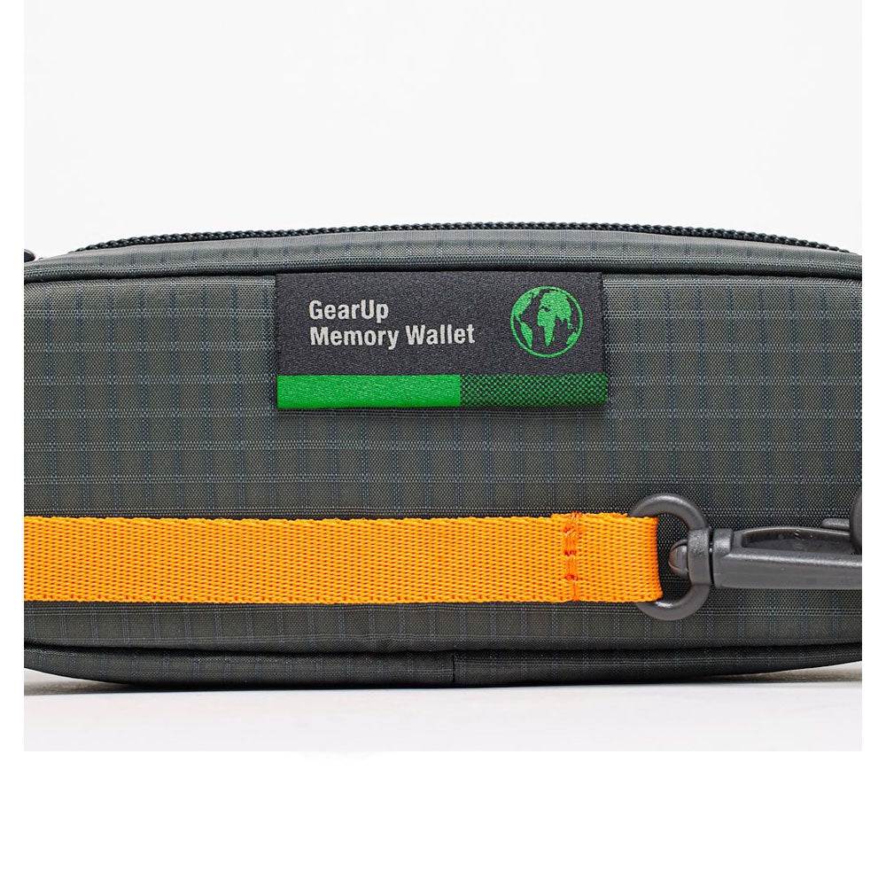 LowePro-GearUp-Memory-Card-Wallet-20-04.jpg