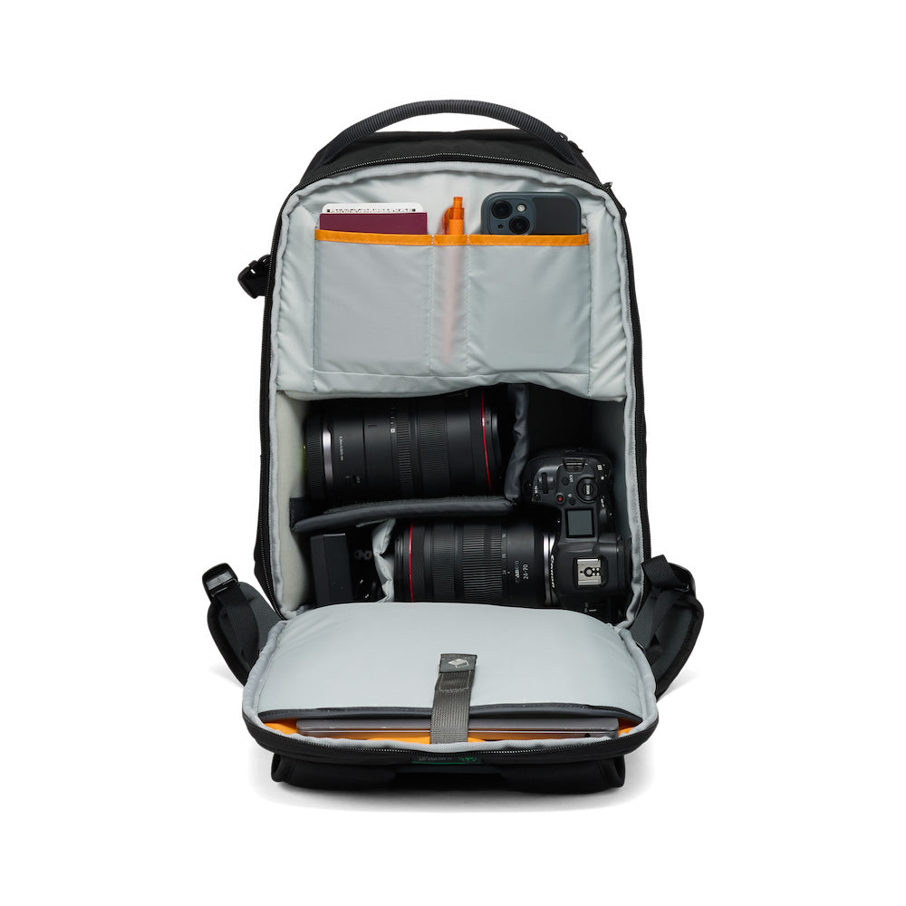 Lowepro_Fastpack_BP_150_AW_IV_interior_view.jpg