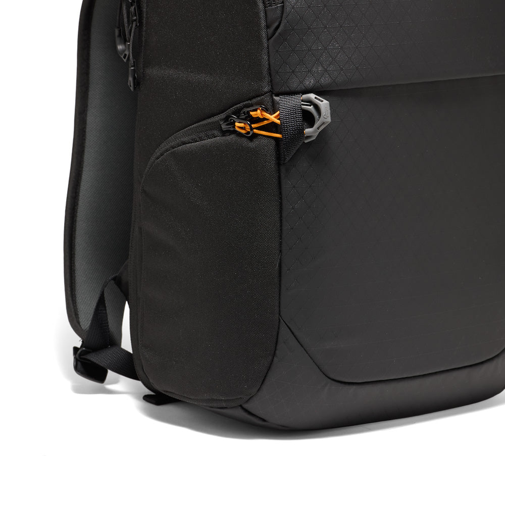 Lowepro_Fastpack_BP_150_AW_IV_side_opening_view.jpg