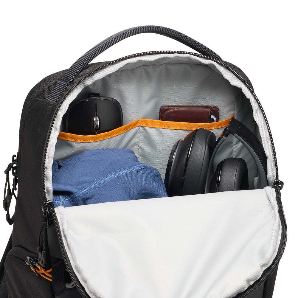 Lowepro_Fastpack_BP_150_AW_IV_top_interior_view.jpg