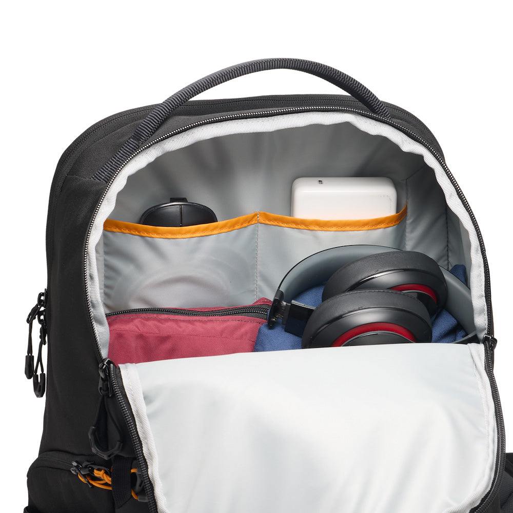 Lowepro_Fastpack_BP_250_AW_IV_top_interior_view.jpg