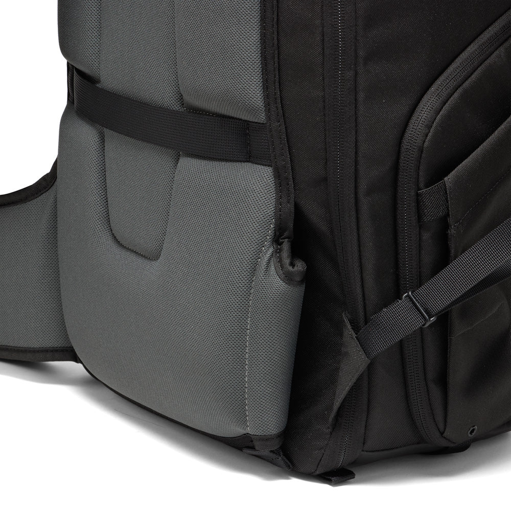 Lowepro_Fastpack_BP_450_AW_IV_waist_strap_tucked.jpg