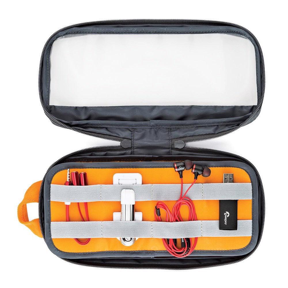 Lowepro_GearUp_Pouch_Medium_Open_1.jpg