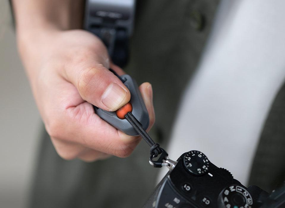 PGYTECH_Backpack_Camera_Strap_quick_connector_detail.jpg