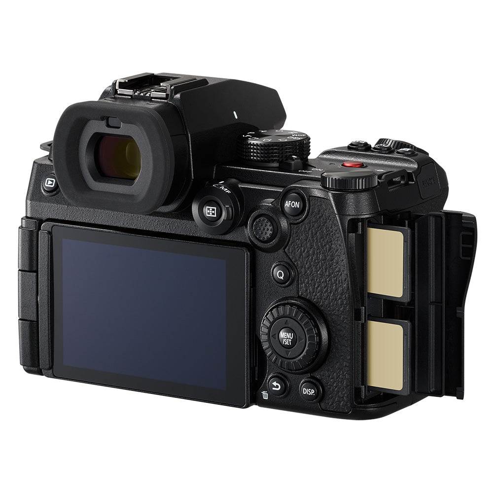 Panasonic-Lumix-G9-II-Body-07.jpg